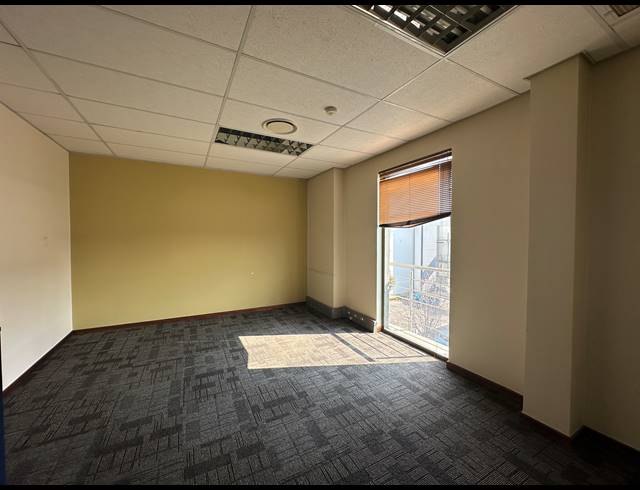432M² OFFICE TO LET IN ECO PARK ESTATE